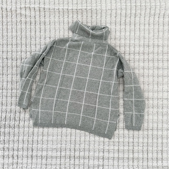 Boutique Gray Windowpane Turtleneck - Picture 2 of 3